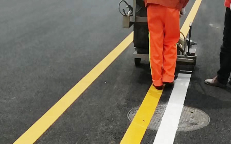 Sơn kẻ vạch epoxy là gì? Phân loại và quy trình thi công